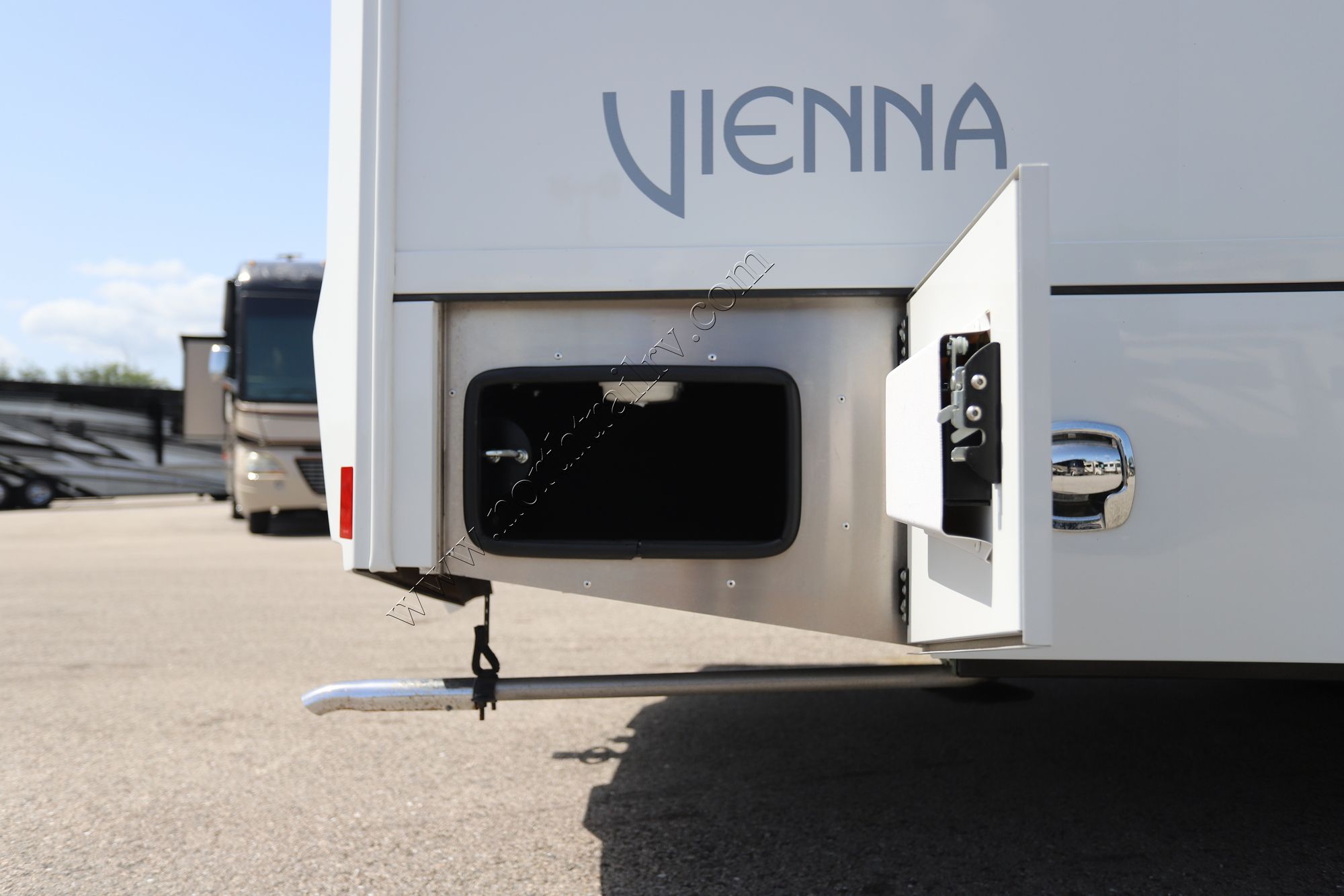 Used 2023 Renegade Rv Vienna 25VRML Class C  For Sale