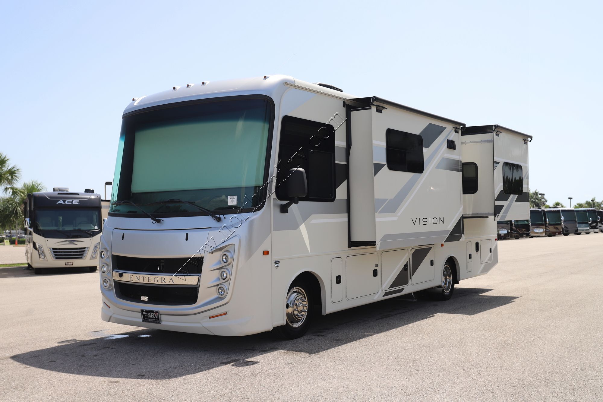 Used 2025 Entegra Vision 27A Class A  For Sale