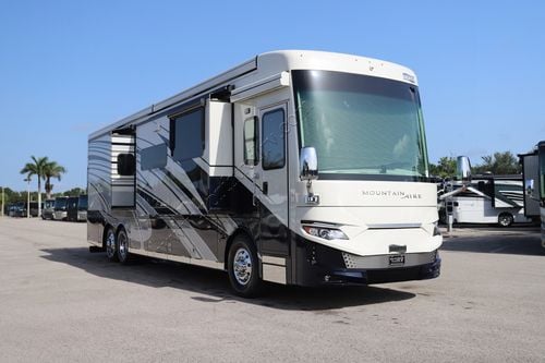 2022 Newmar Mountain Aire 4118