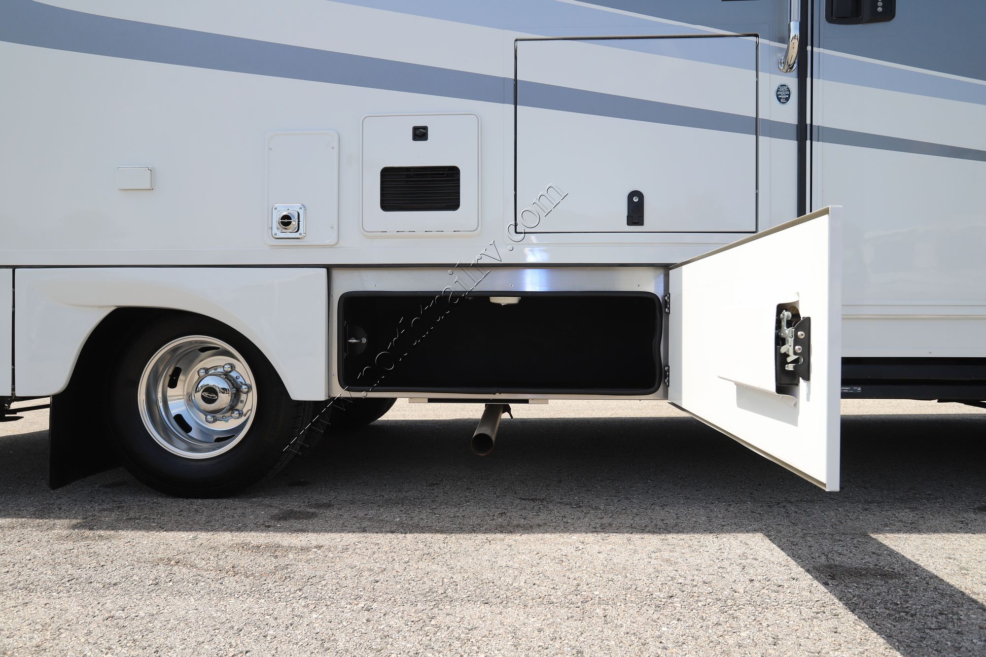 Used 2023 Renegade Rv Vienna 25VRML Class C  For Sale