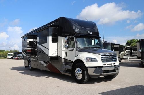 2025 Newmar Super Star 3731 Super C