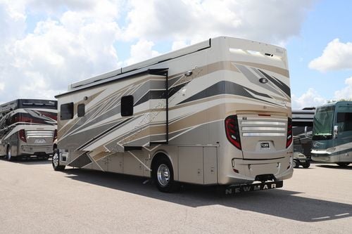 2025 Newmar Super Star 4059