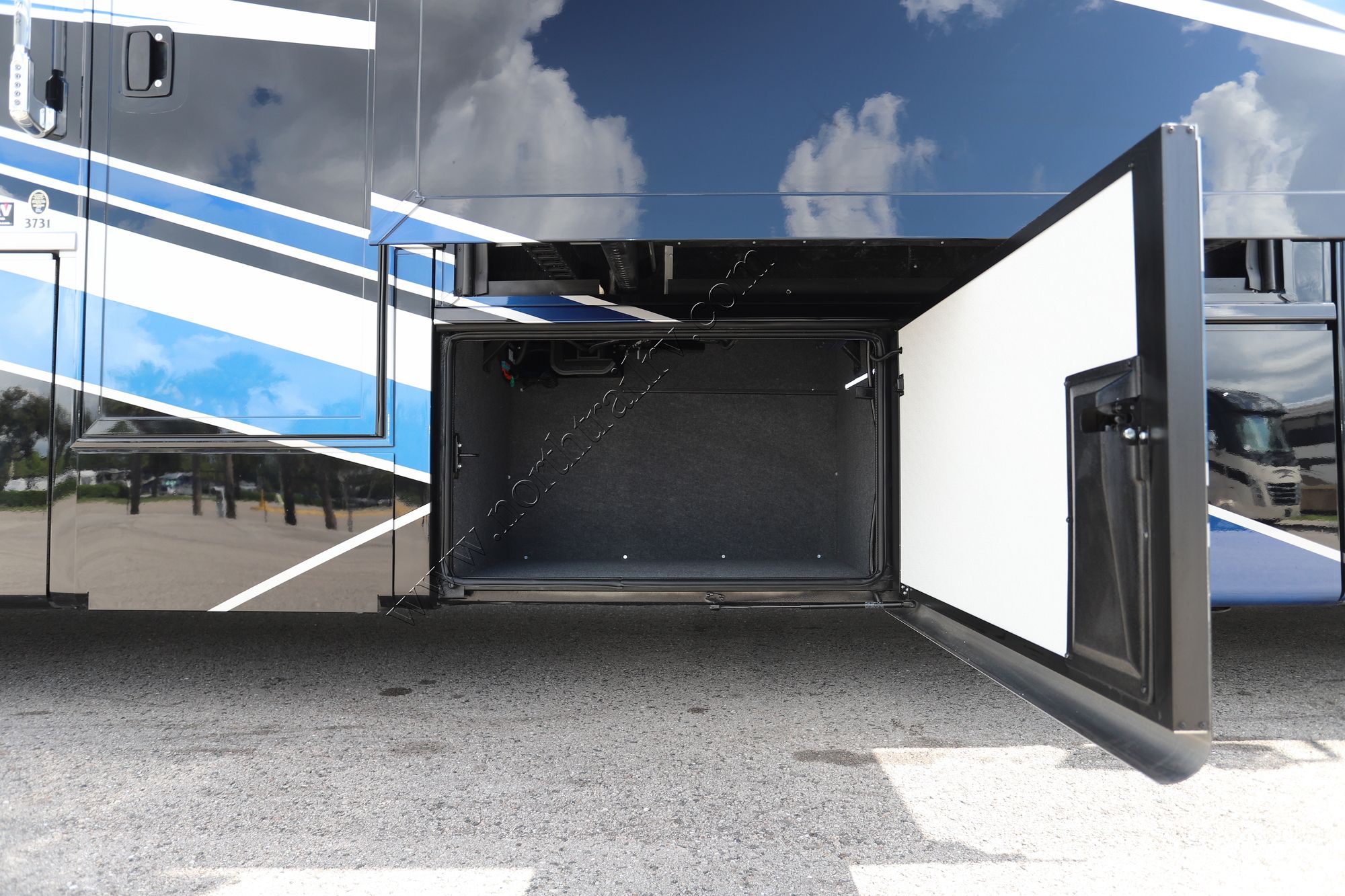 New 2025 Newmar Super Star 3731 Super C  For Sale
