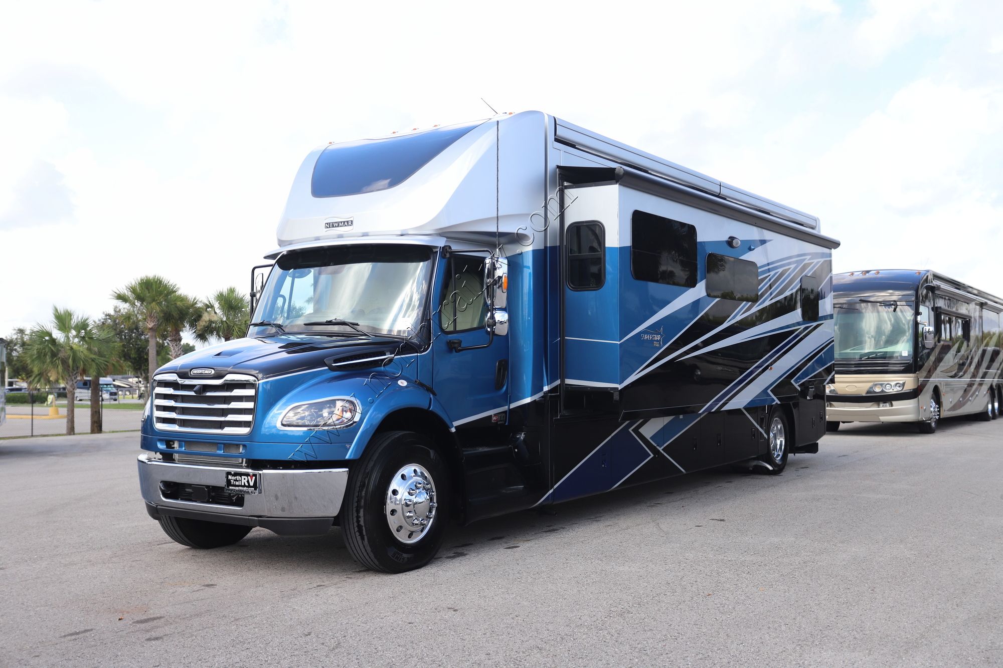 New 2025 Newmar Super Star 3731 Super C  For Sale