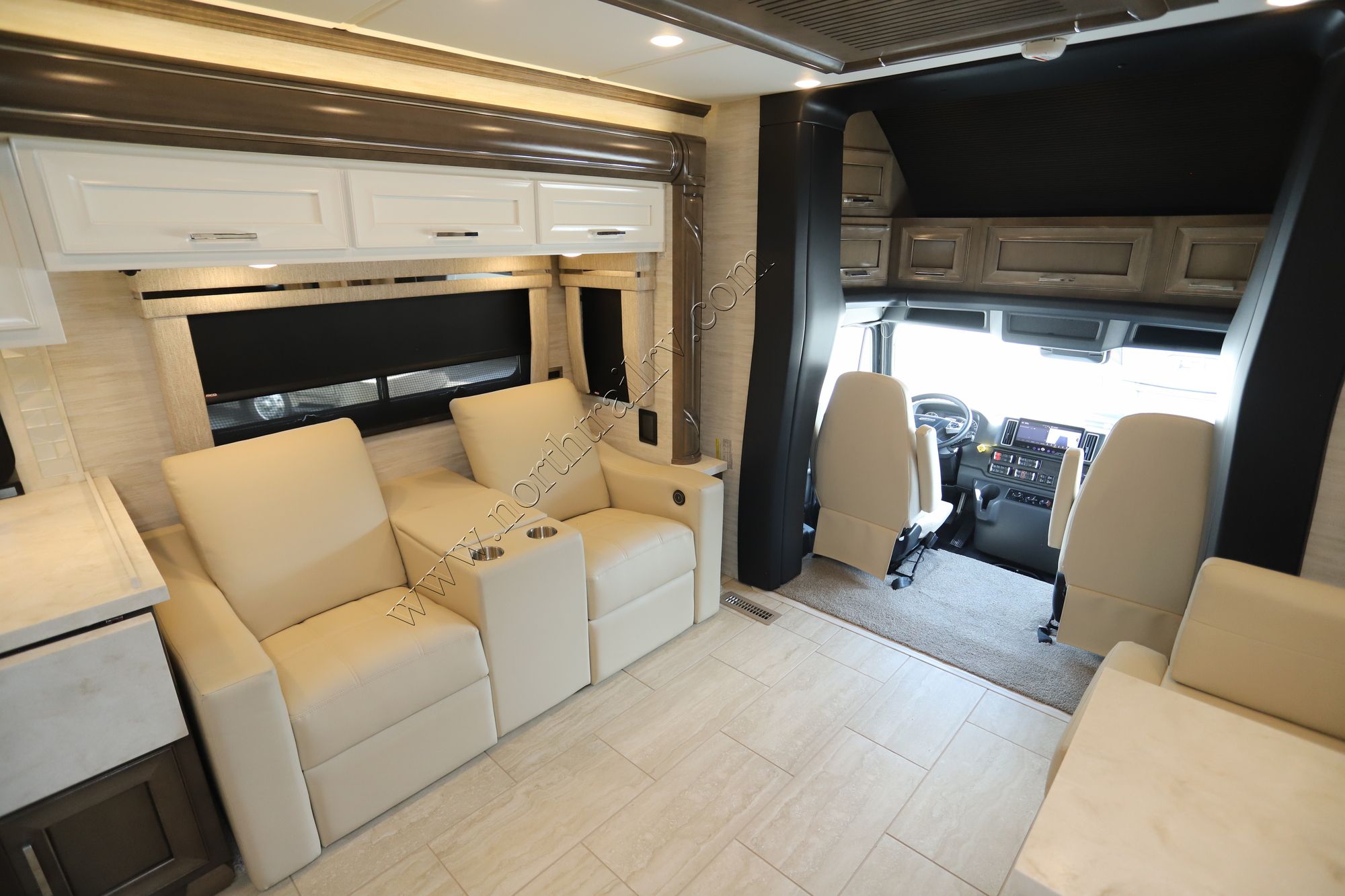 New 2025 Newmar Super Star 4059 Super C  For Sale