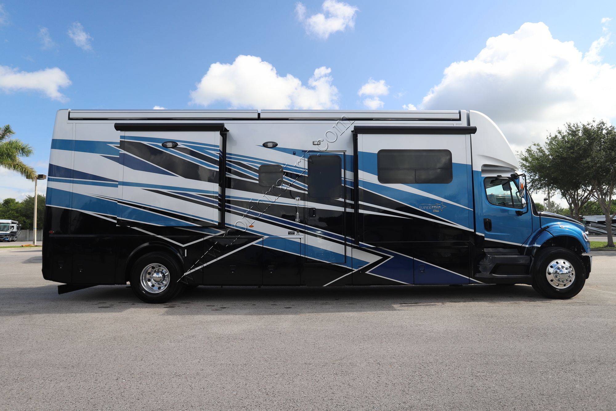 New 2025 Newmar Super Star 3731 Super C  For Sale