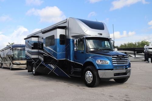 2025 Newmar Super Star 3731 Super C