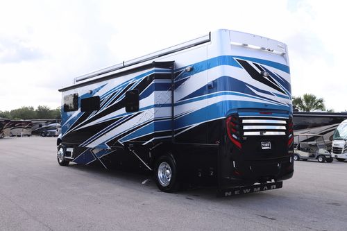 2025 Newmar Super Star 3731 Super C