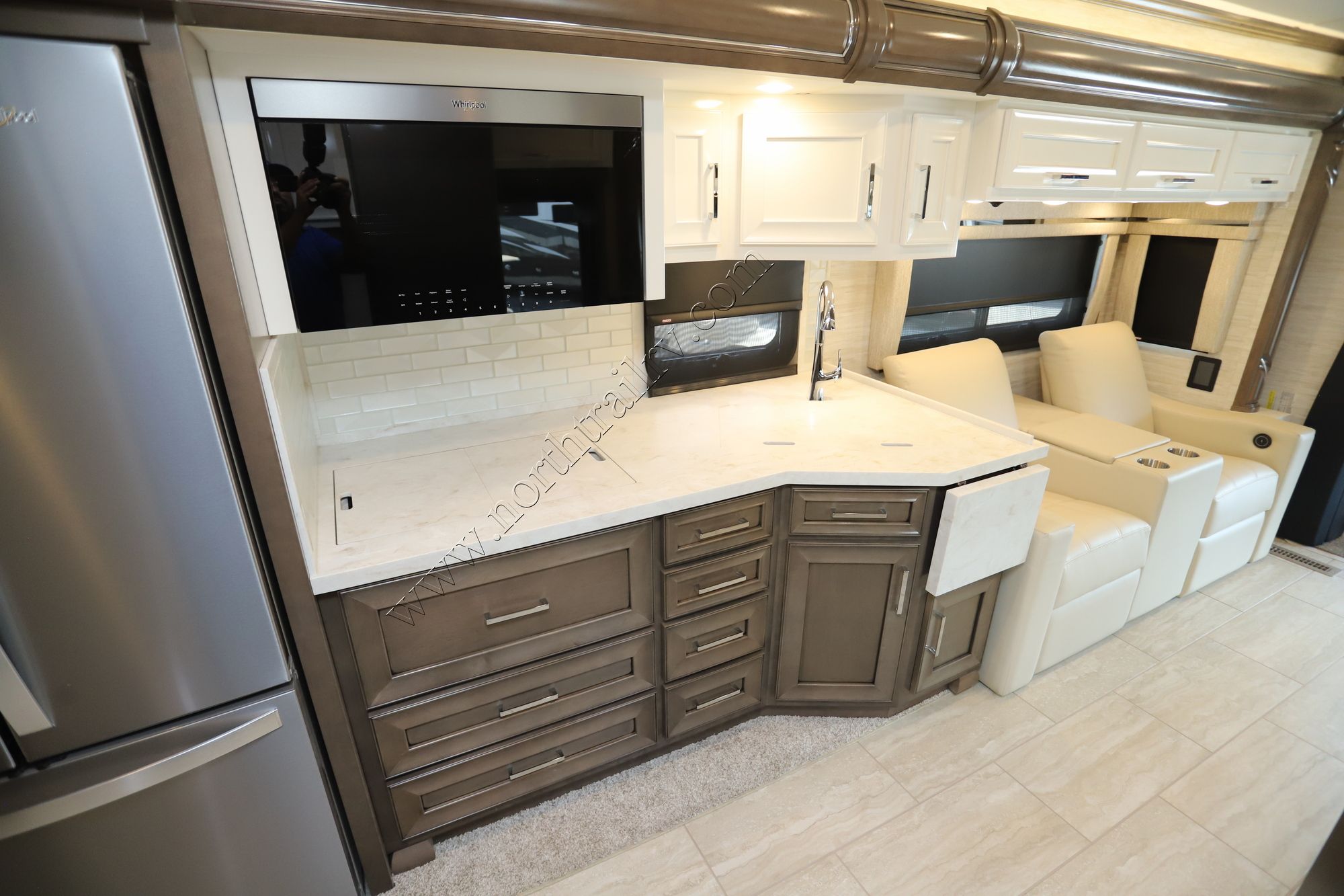 New 2025 Newmar Super Star 4059 Super C  For Sale