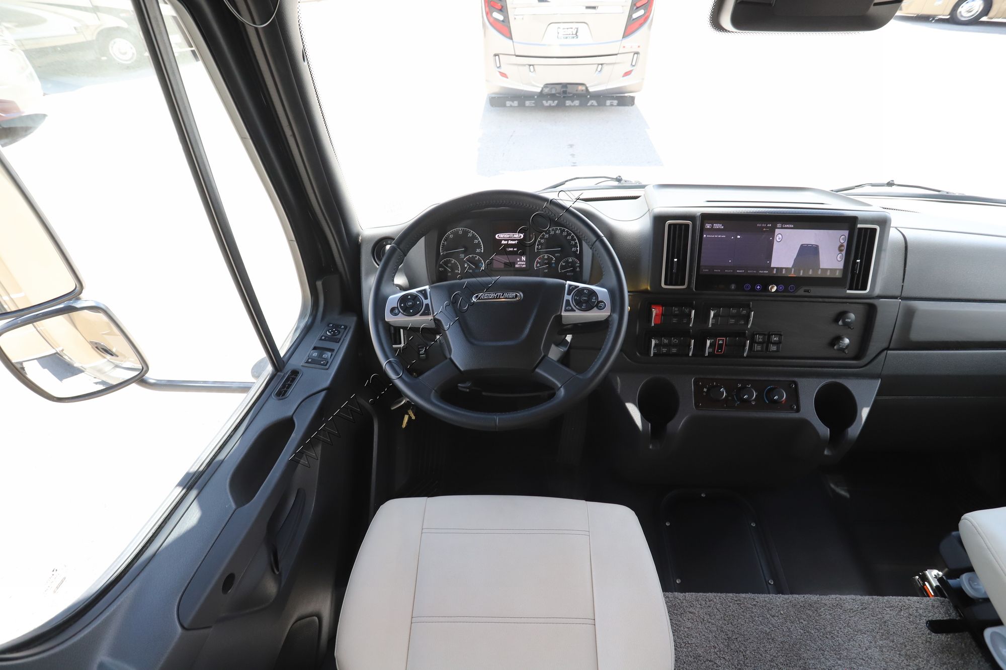 New 2025 Newmar Super Star 4059 Super C  For Sale