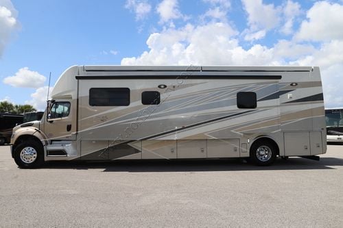 2025 Newmar Super Star 4059
