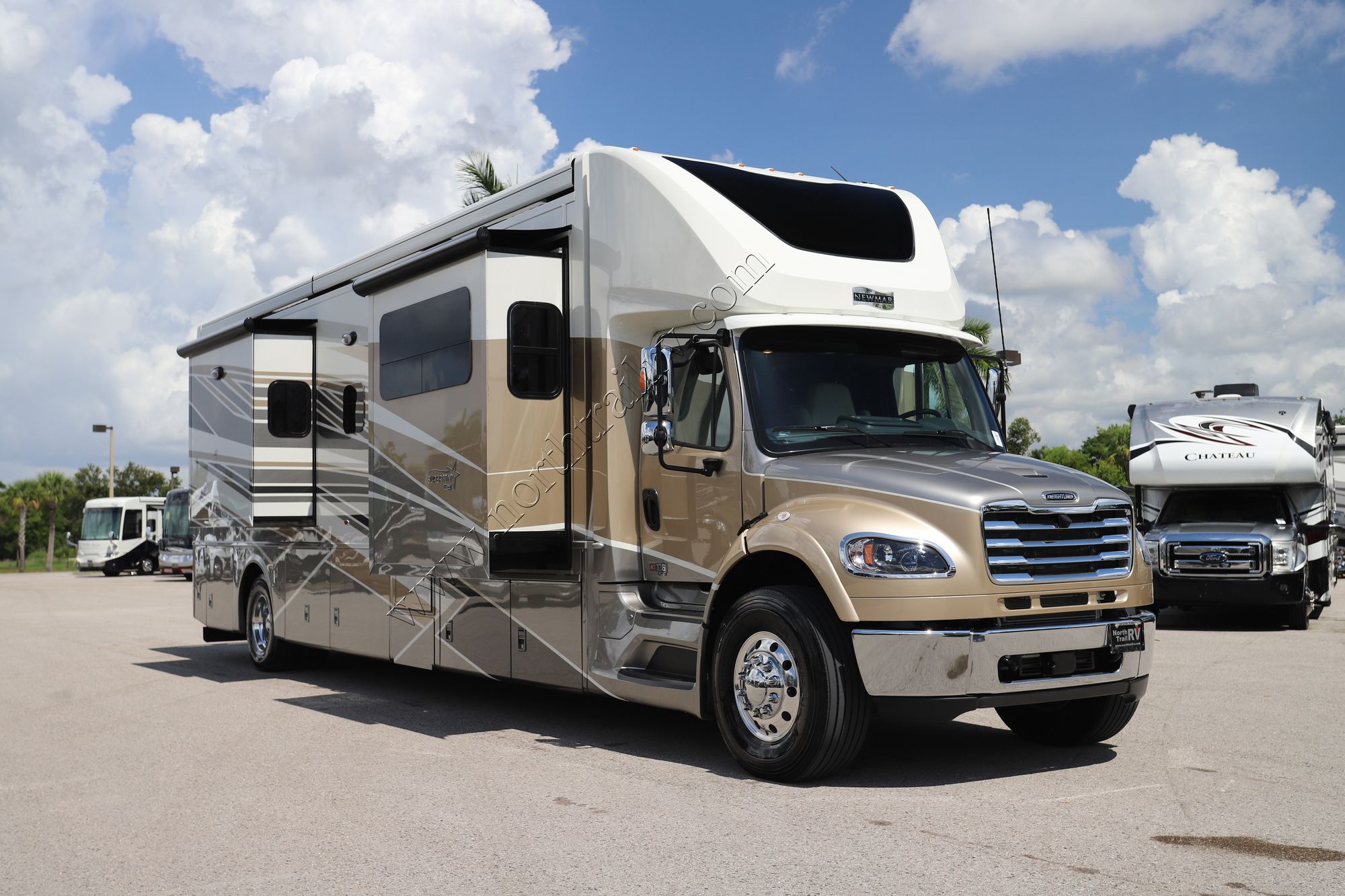 New 2025 Newmar Super Star 4059 Super C  For Sale