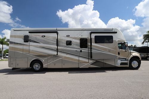 2025 Newmar Super Star 4059