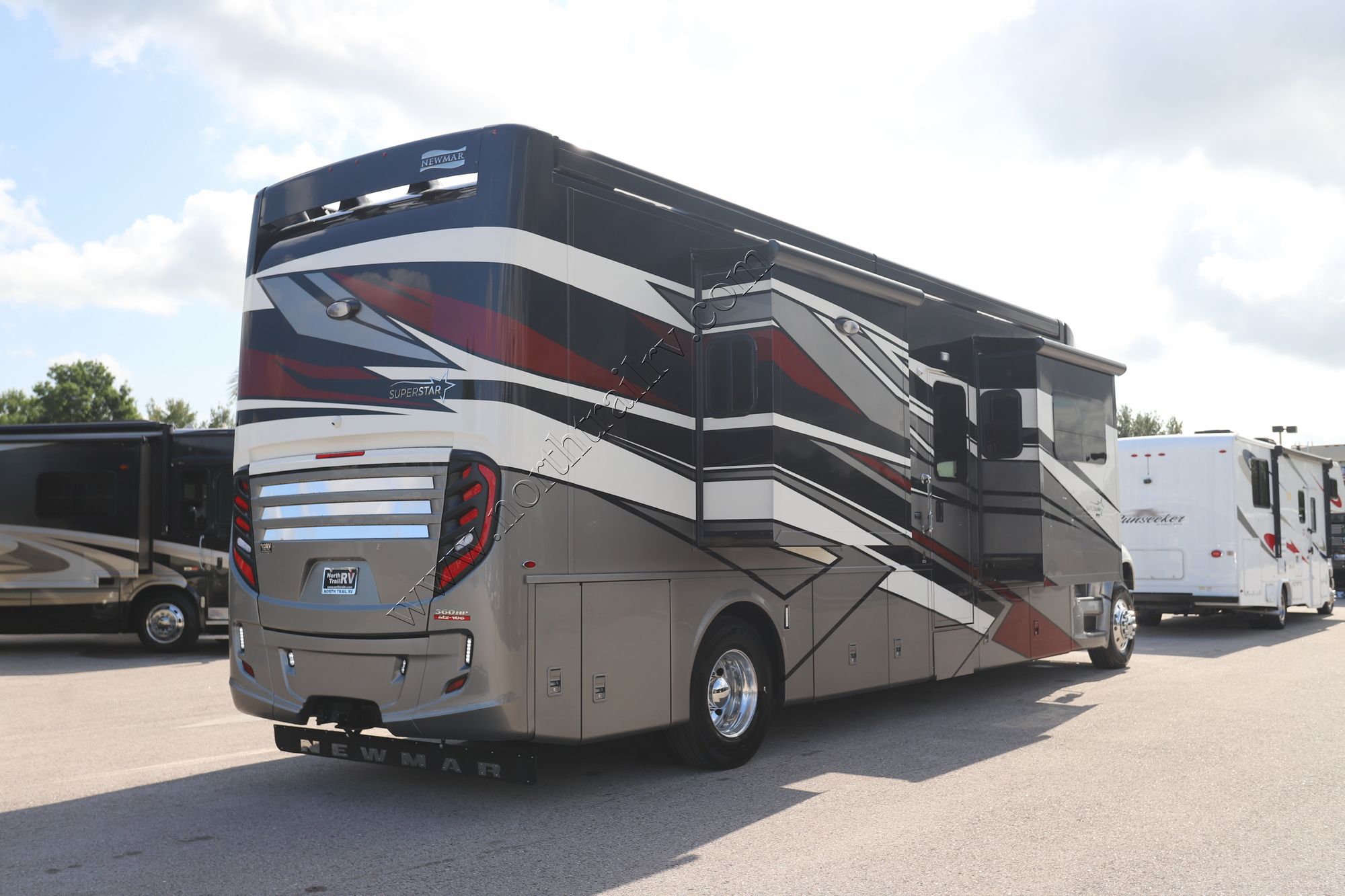 New 2025 Newmar Super Star 3731 Super C  For Sale