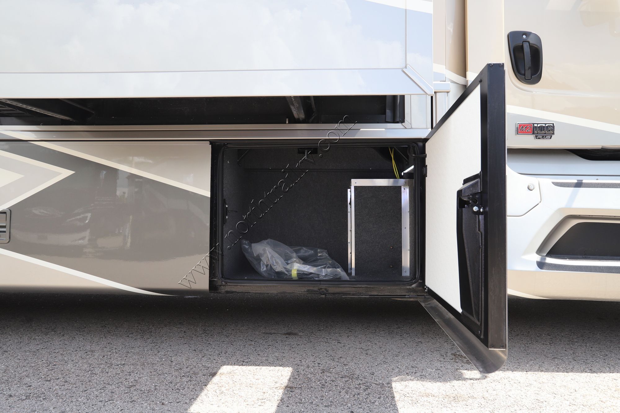 New 2025 Newmar Super Star 4059 Super C  For Sale