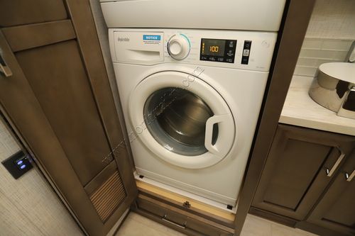2025 Newmar Super Star 3731 Super C