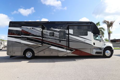 2025 Newmar Super Star 3731 Super C