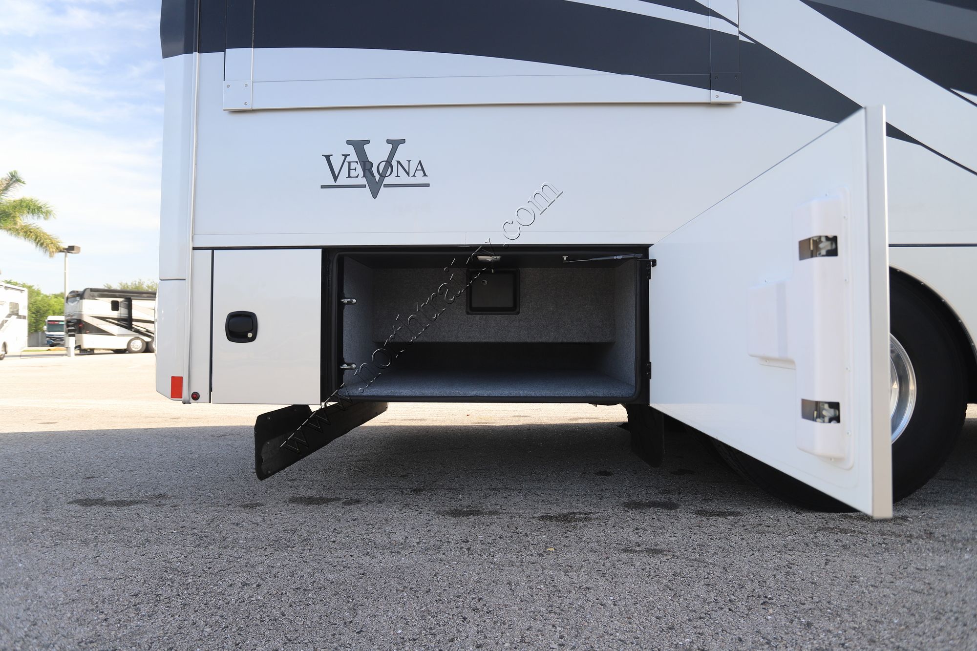 Used 2023 Renegade Rv Verona 36VSB Super C  For Sale