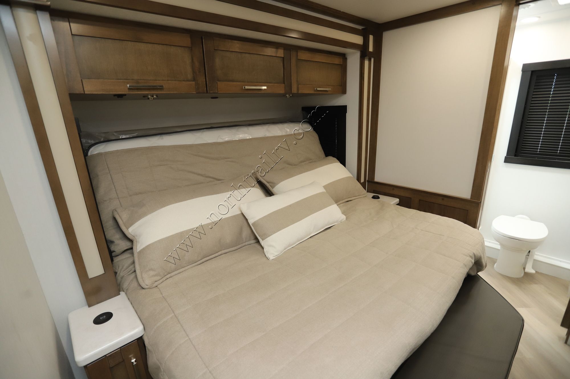 New 2026 Jayco Seneca 37K Super C  For Sale