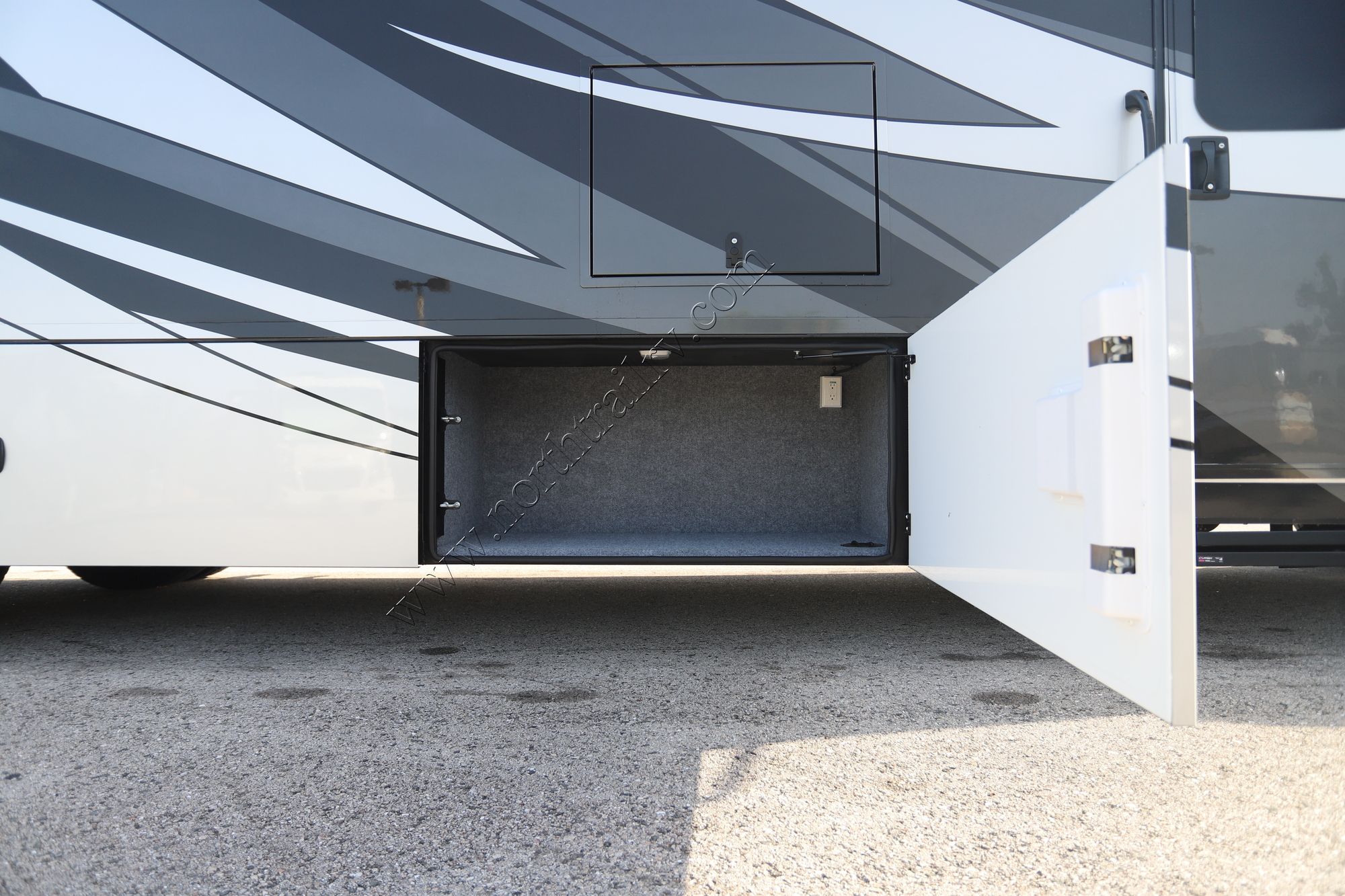 Used 2023 Renegade Rv Verona 36VSB Super C  For Sale