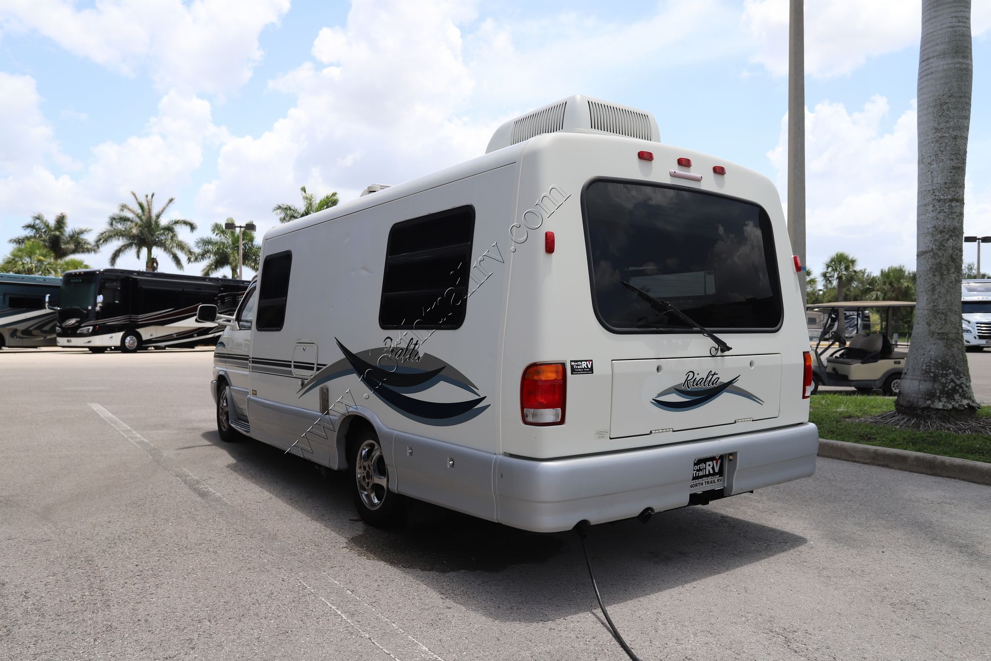 Used 2003 Winnebago Rialta 22QD Class C  For Sale