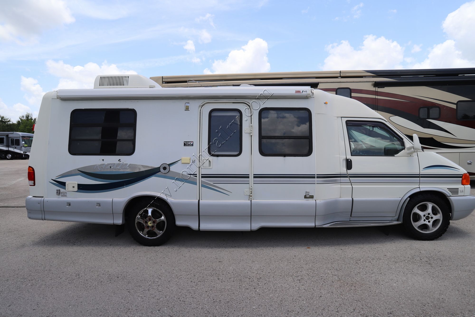 Used 2003 Winnebago Rialta 22QD Class C  For Sale