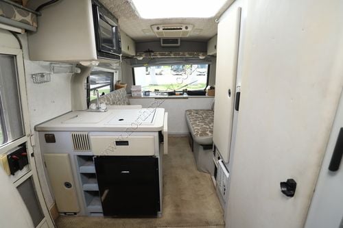 2003 Winnebago Rialta 22QD