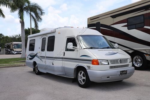 2003 Winnebago Rialta 22QD