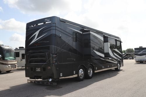 2026 Newmar Mountain Aire 4118