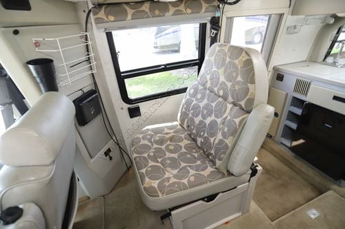 2003 Winnebago Rialta 22QD