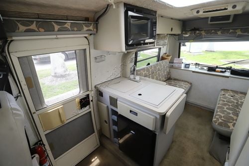 2003 Winnebago Rialta 22QD