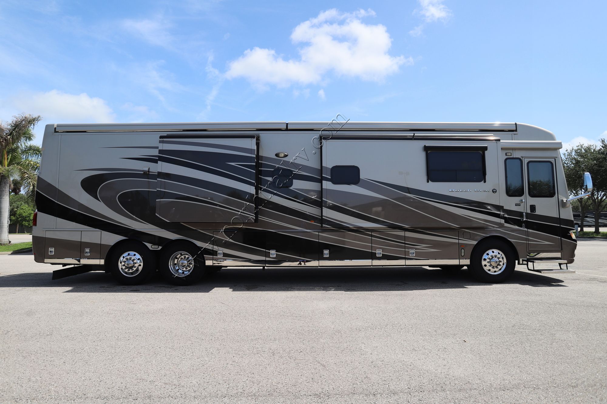 Used 2018 Newmar Dutch Star 4369 Class A  For Sale
