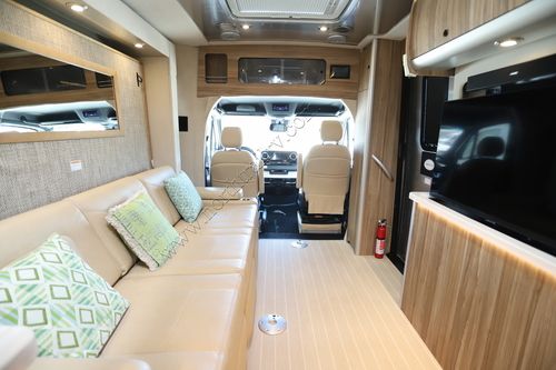 2021 Airstream Atlas Tommy Bahama