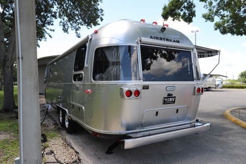 2025 Airstream Classic 28RBT