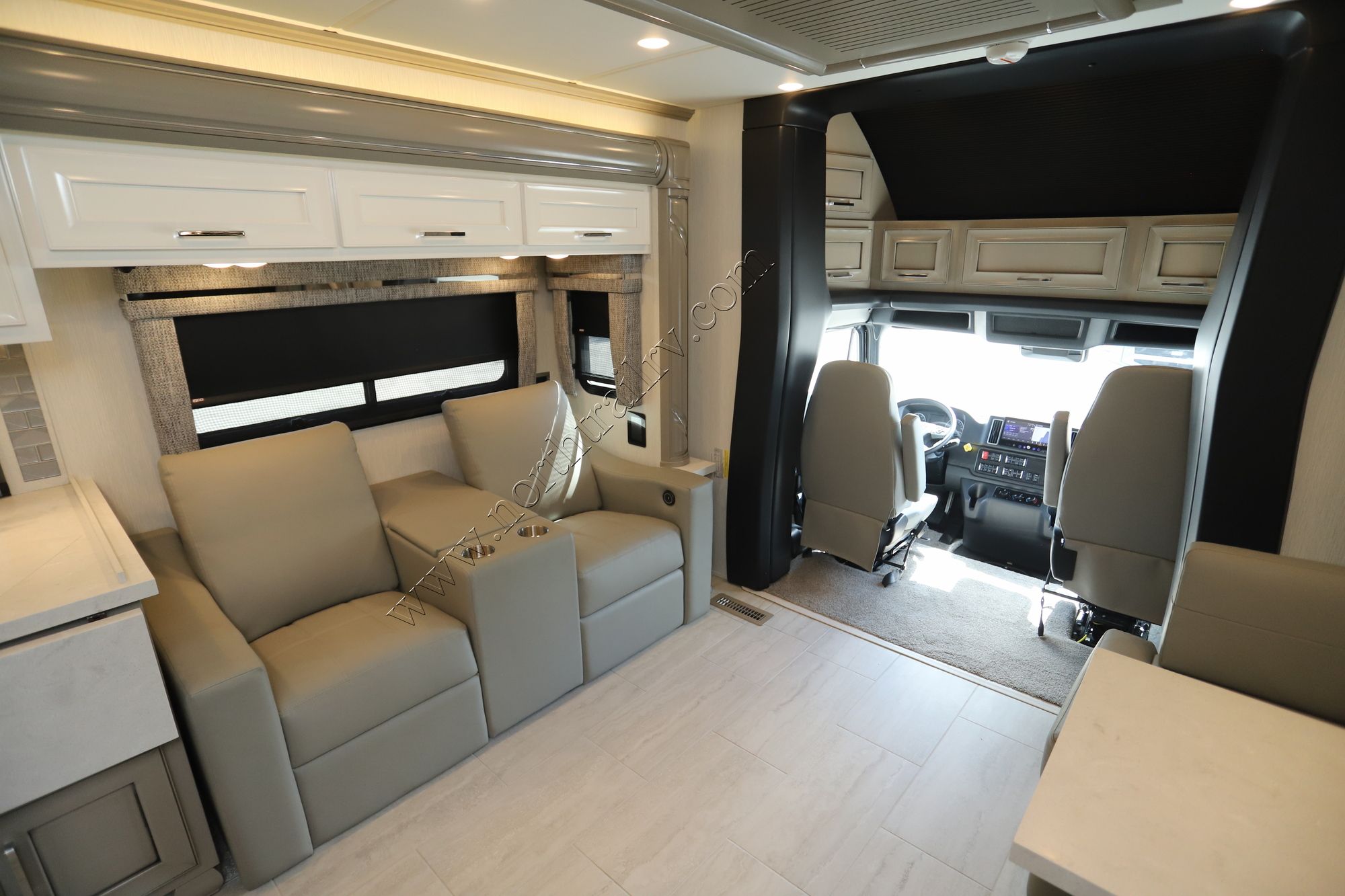 New 2025 Newmar Super Star 4059 Super C  For Sale