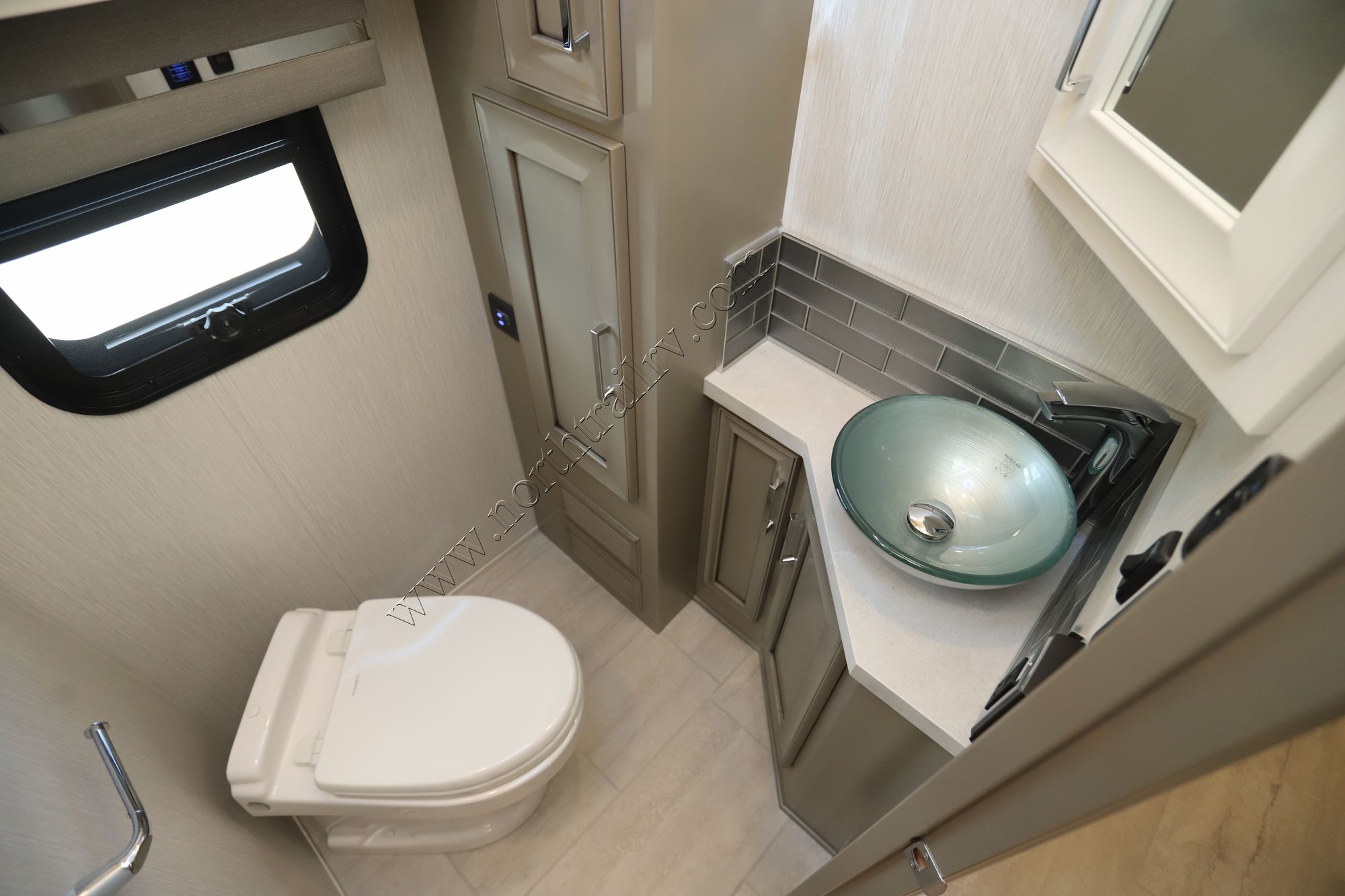New 2025 Newmar Super Star 4059 Super C  For Sale
