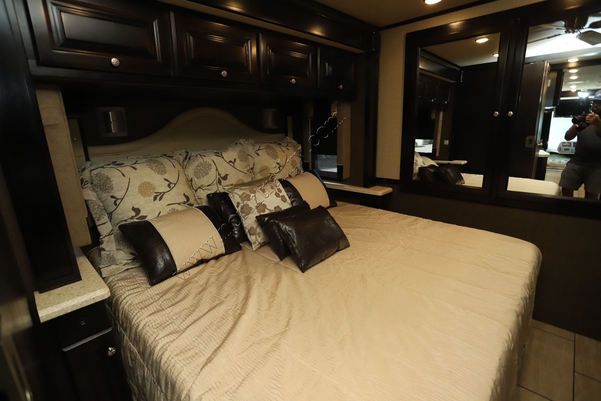 Used 2016 Tiffin Motor Homes Allegro 32SA Class A  For Sale
