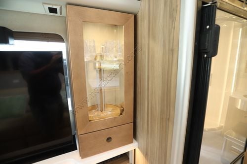 2021 Airstream Atlas Tommy Bahama