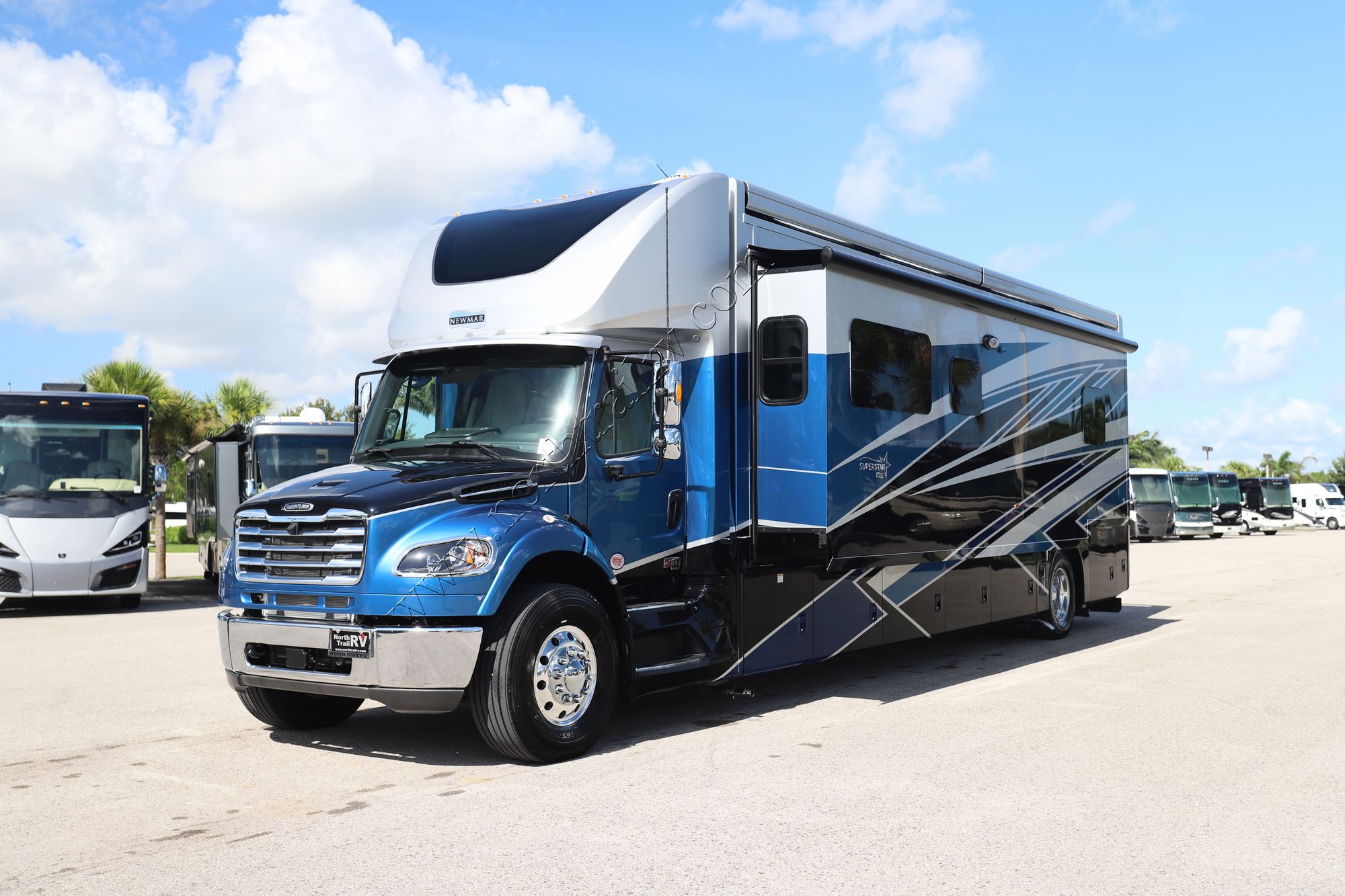 New 2025 Newmar Super Star 4059 Super C  For Sale