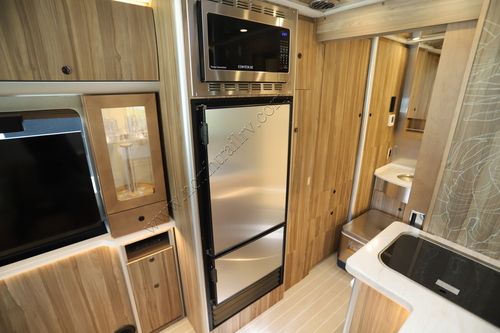 2021 Airstream Atlas Tommy Bahama