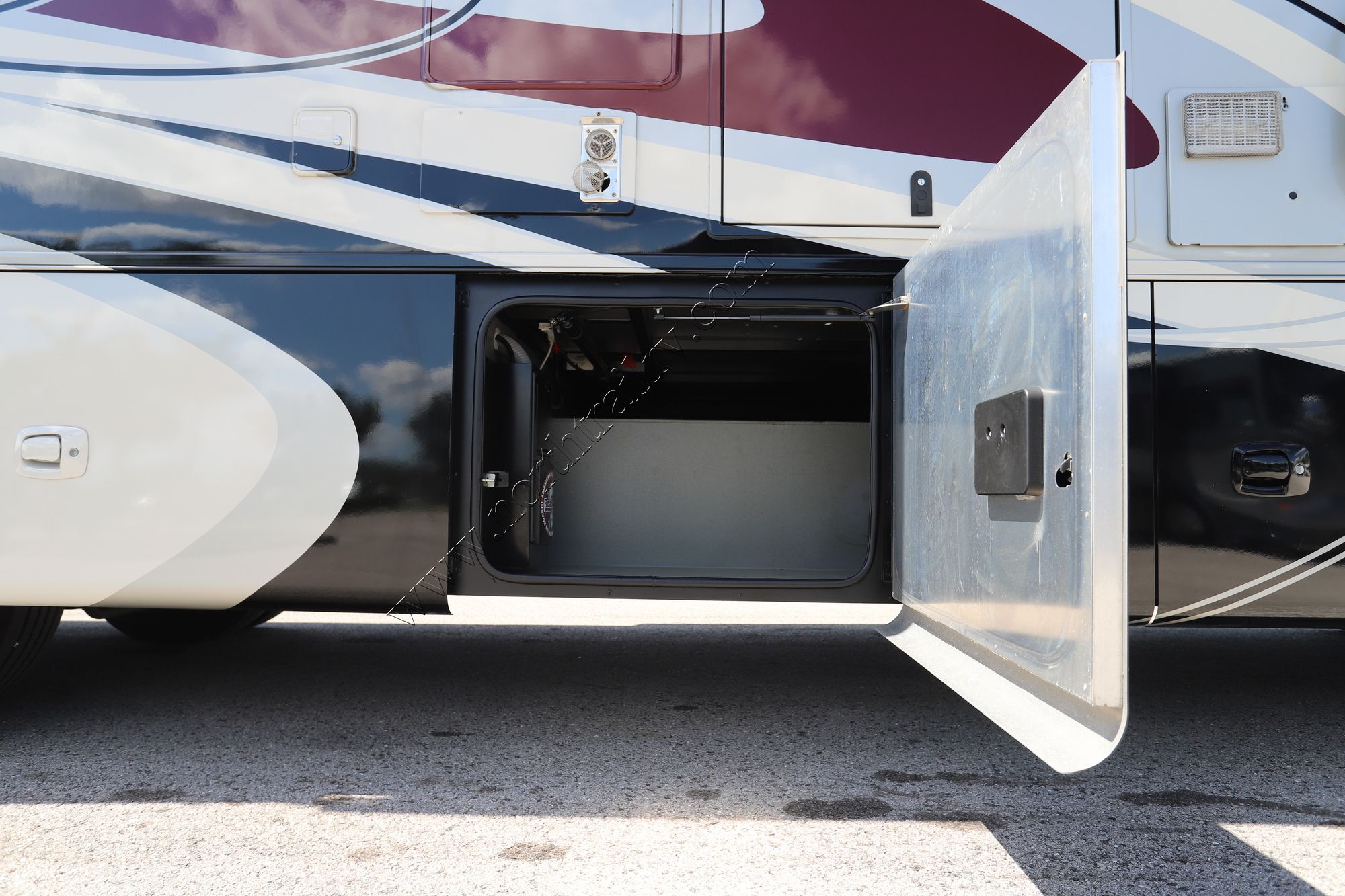 Used 2016 Tiffin Motor Homes Allegro 32SA Class A  For Sale