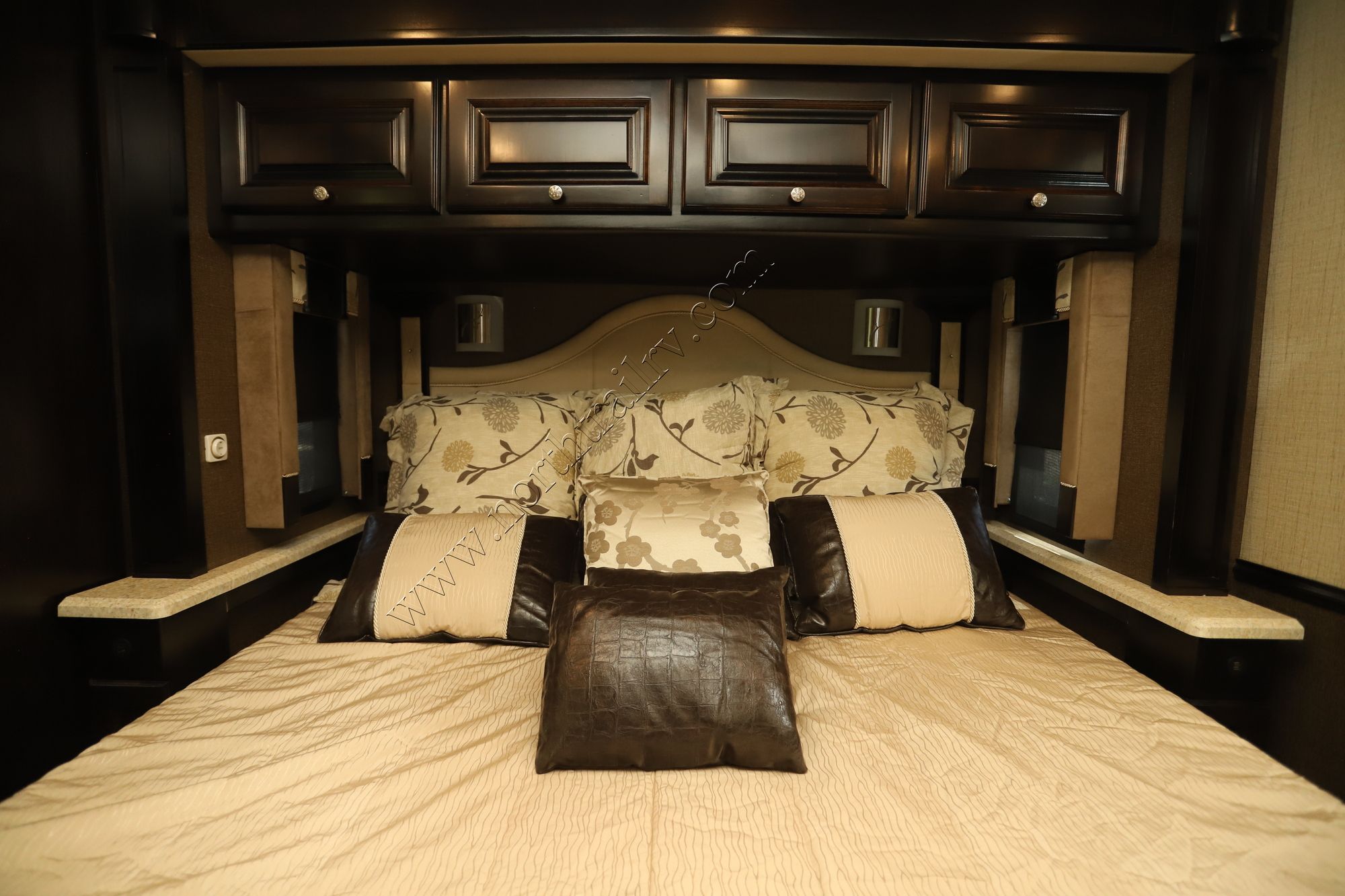 Used 2016 Tiffin Motor Homes Allegro 32SA Class A  For Sale
