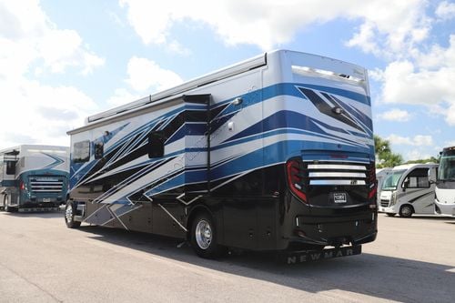 2025 Newmar Super Star 4059