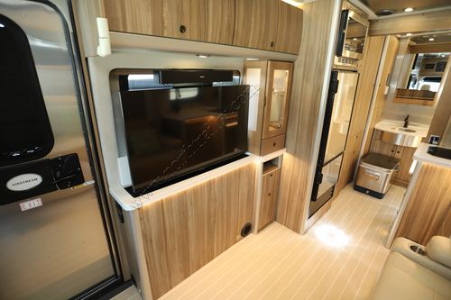 2021 Airstream Atlas Tommy Bahama