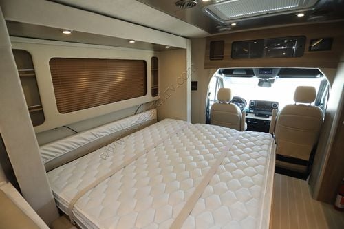 2021 Airstream Atlas Tommy Bahama