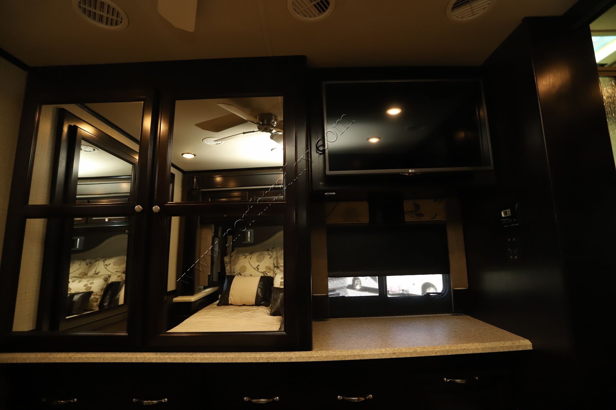 Used 2016 Tiffin Motor Homes Allegro 32SA Class A  For Sale