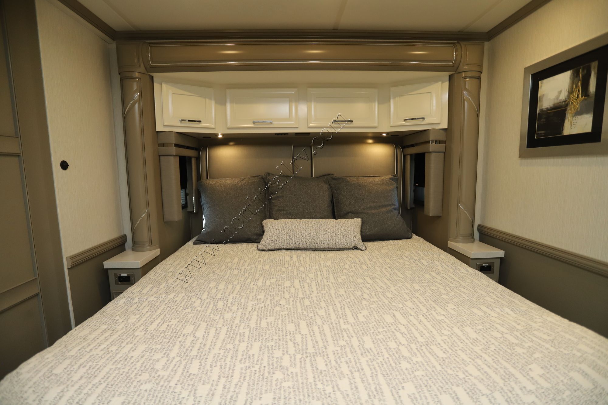 New 2025 Newmar Super Star 4059 Super C  For Sale