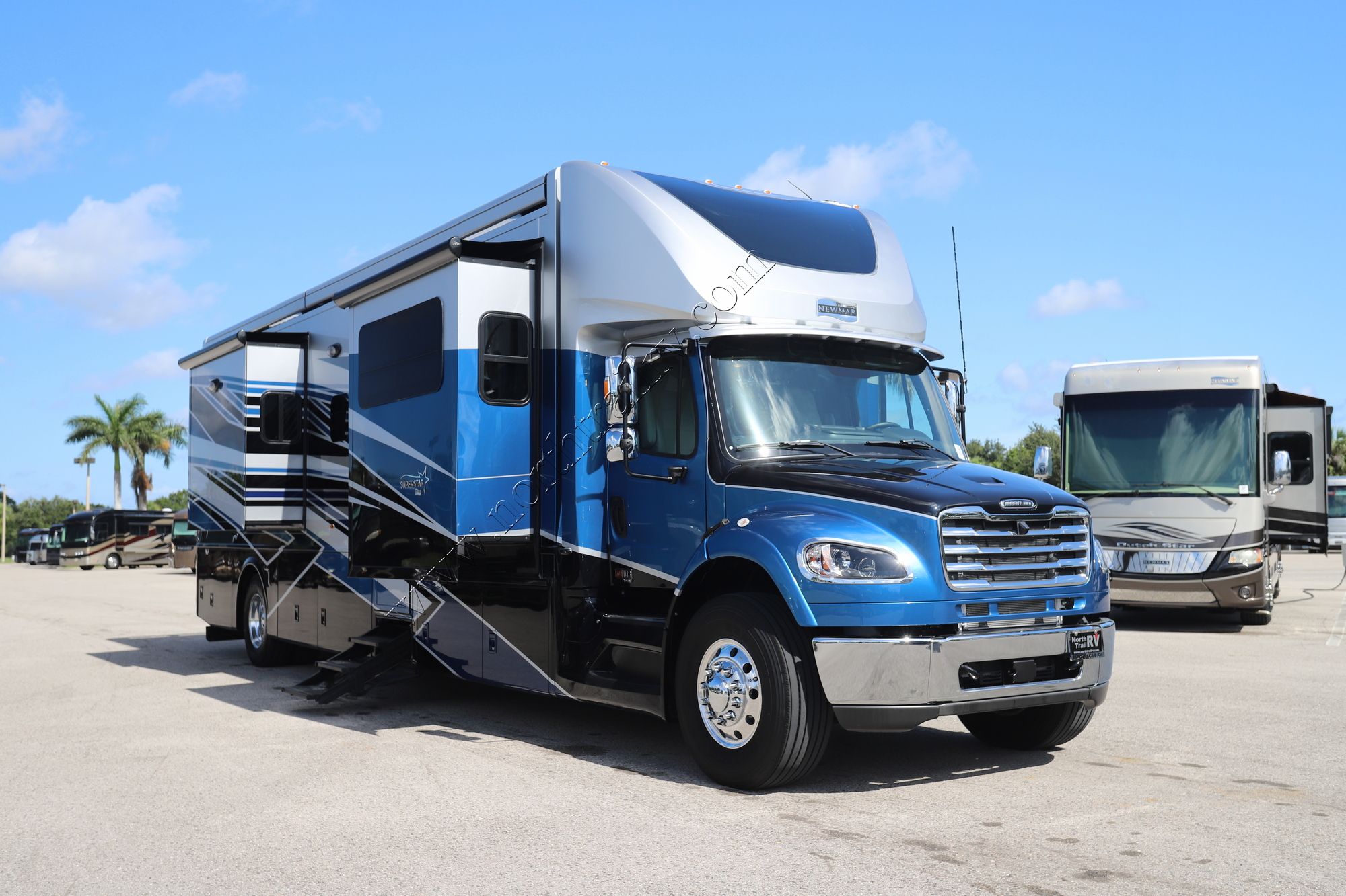 New 2025 Newmar Super Star 4059 Super C  For Sale