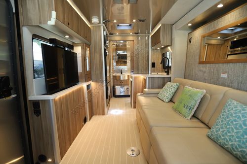 2021 Airstream Atlas Tommy Bahama
