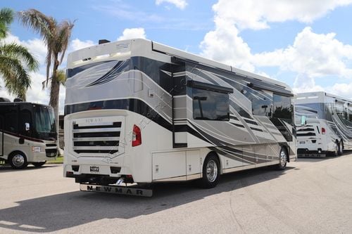 2025 Newmar New Aire 3543